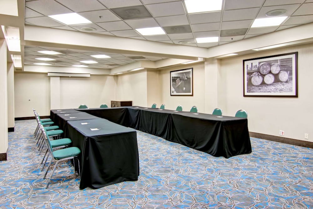 hampton inn and suites by hilton calgary airport