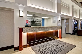 hampton inn and suites by hilton calgary airport