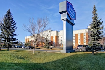 hampton inn and suites by hilton calgary airport