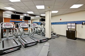 hampton inn and suites by hilton calgary airport