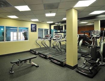 hampton inn and suites by hilton calgary airport