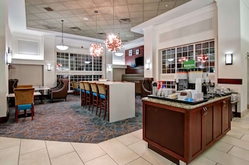 hampton inn and suites by hilton calgary airport