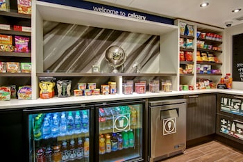 hampton inn and suites by hilton calgary airport