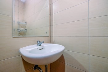 comfortable and simply studio room at margonda residence 5 apartment