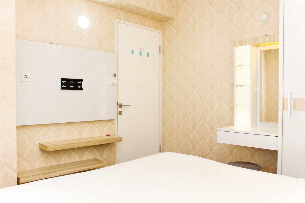 comfort living 1br at grand sentraland karawang apartment