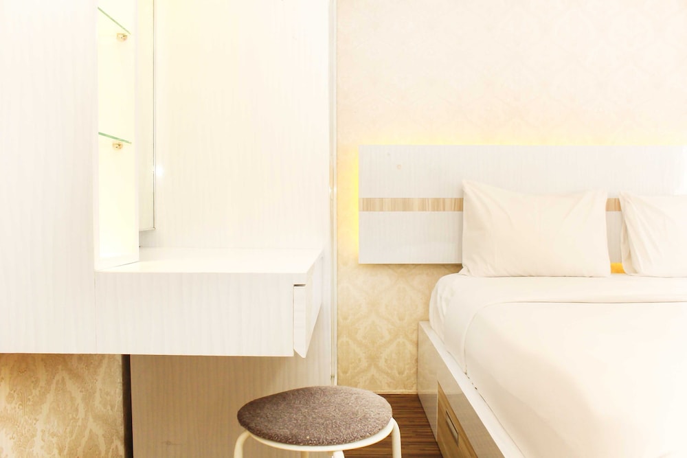 comfort living 1br at grand sentraland karawang apartment