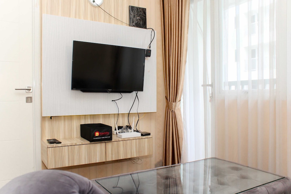 comfort living 1br at grand sentraland karawang apartment
