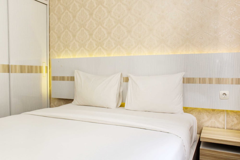 comfort living 1br at grand sentraland karawang apartment