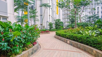 strategic studio at springlake summarecon apartment bekasi