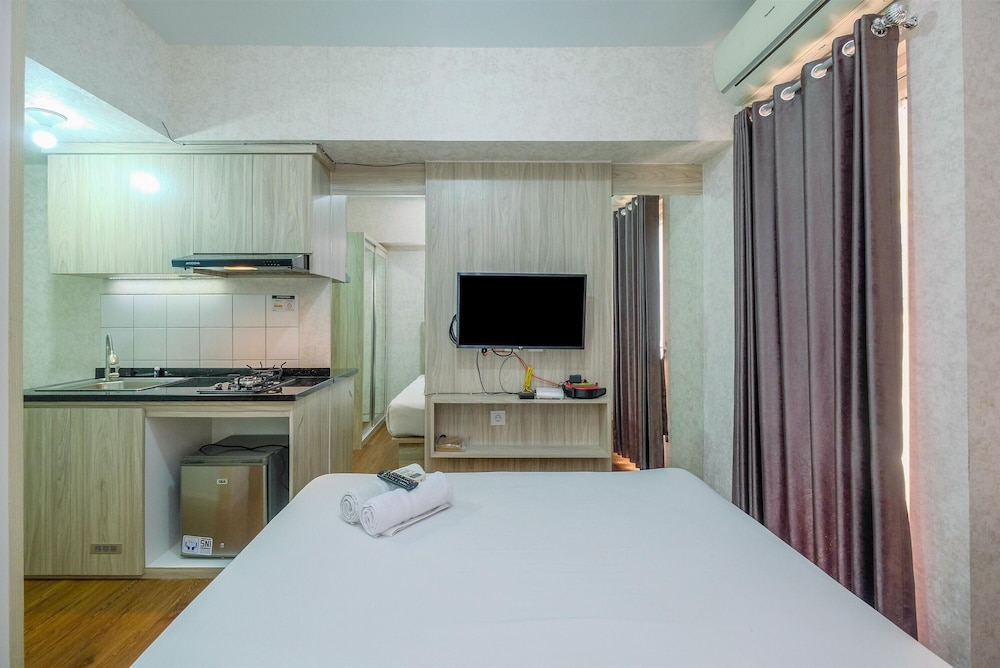 strategic studio at springlake summarecon apartment bekasi