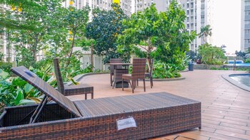 strategic studio at springlake summarecon apartment bekasi