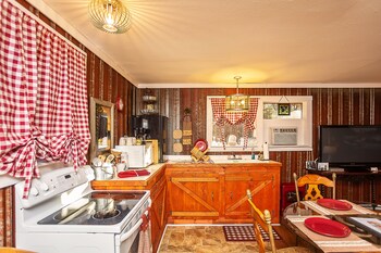 Sasquatch Cabin,,2.5 star