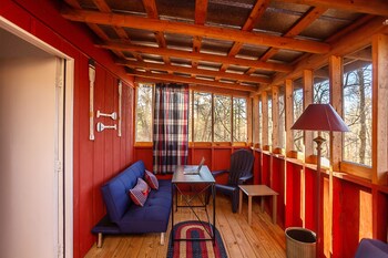 Sasquatch Cabin,,2.5 star