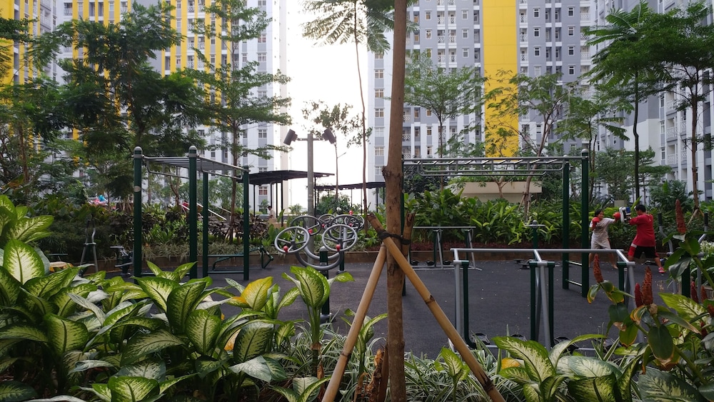 simply and cozy 2br at springlake bekasi apartment