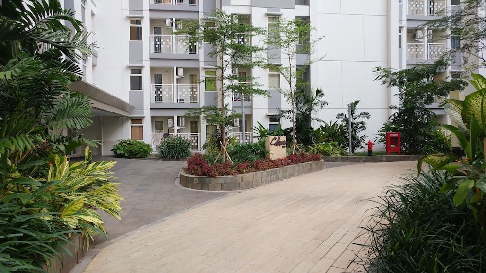simply and cozy 2br at springlake bekasi apartment