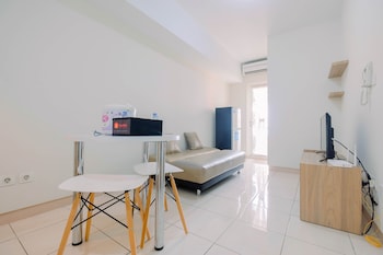 simply and cozy 2br at springlake bekasi apartment