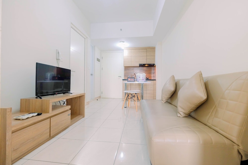 simply and cozy 2br at springlake bekasi apartment