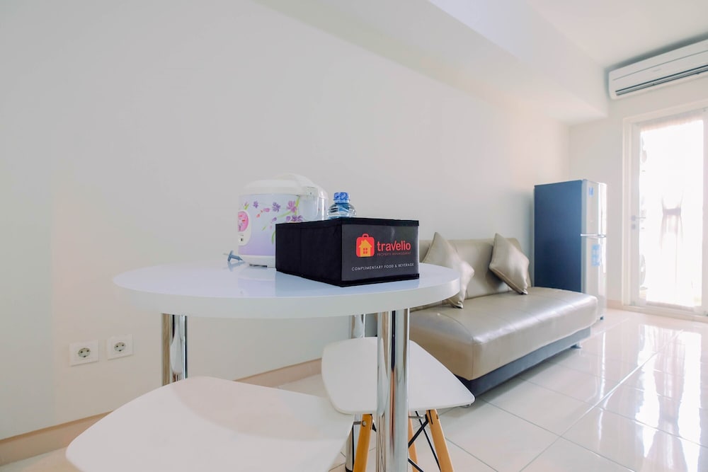 simply and cozy 2br at springlake bekasi apartment