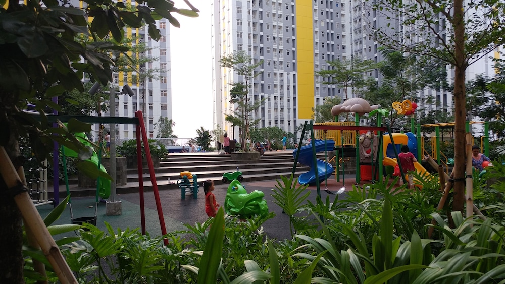 simply and cozy 2br at springlake bekasi apartment