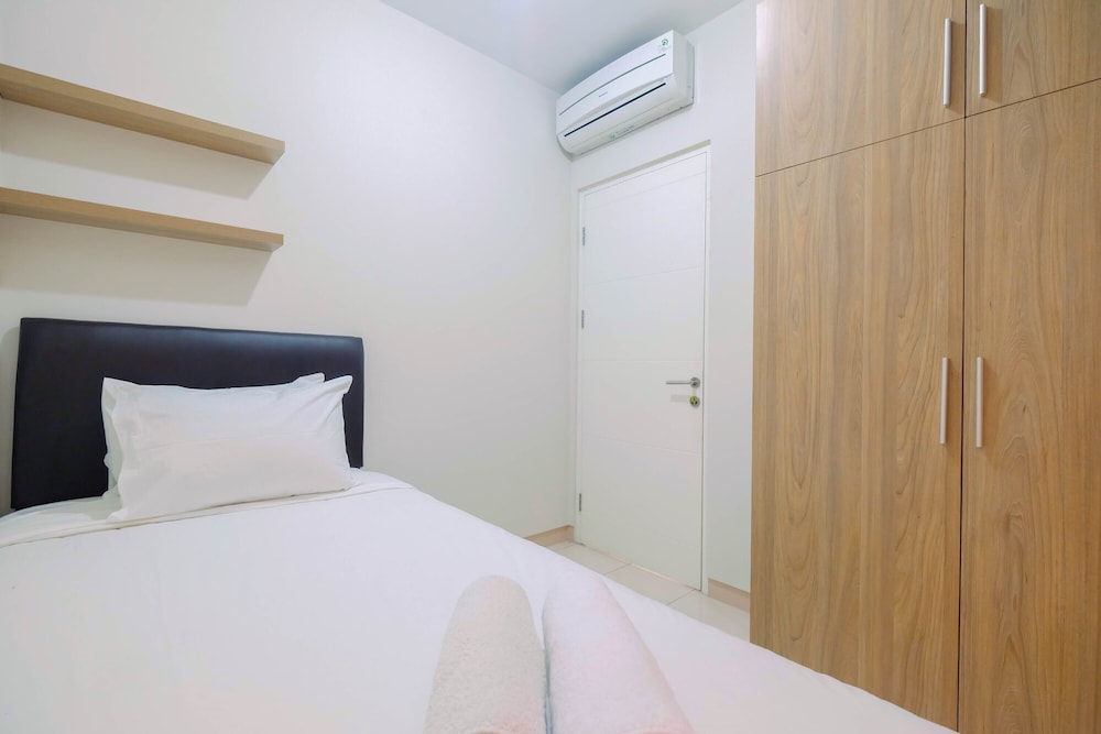 simply and cozy 2br at springlake bekasi apartment