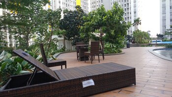 simply and cozy 2br at springlake bekasi apartment