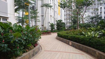 simply and cozy 2br at springlake bekasi apartment