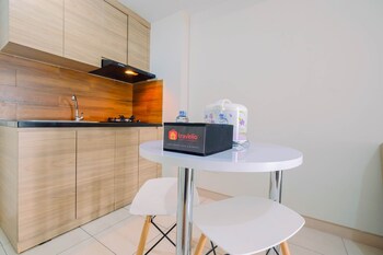 simply and cozy 2br at springlake bekasi apartment