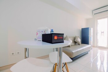 simply and cozy 2br at springlake bekasi apartment