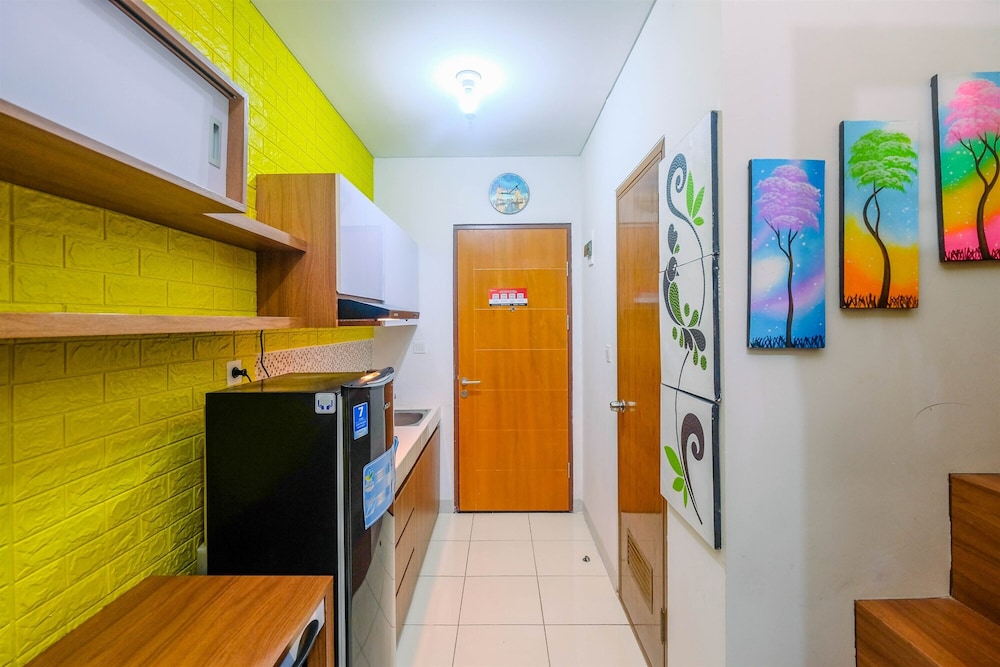 cozy studio with bunk bed at dave apartment near ui