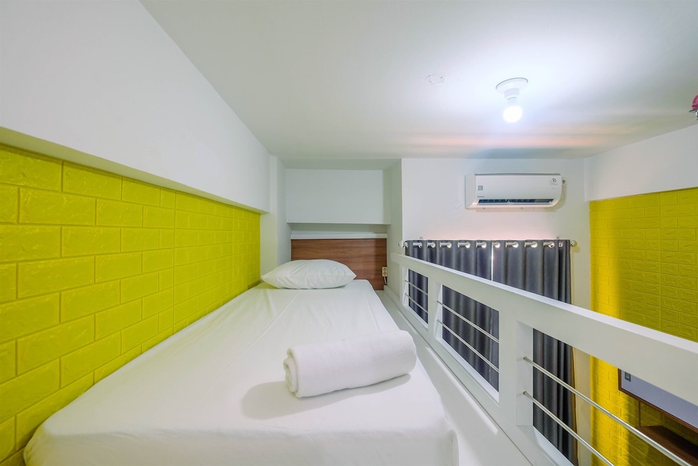 cozy studio with bunk bed at dave apartment near ui