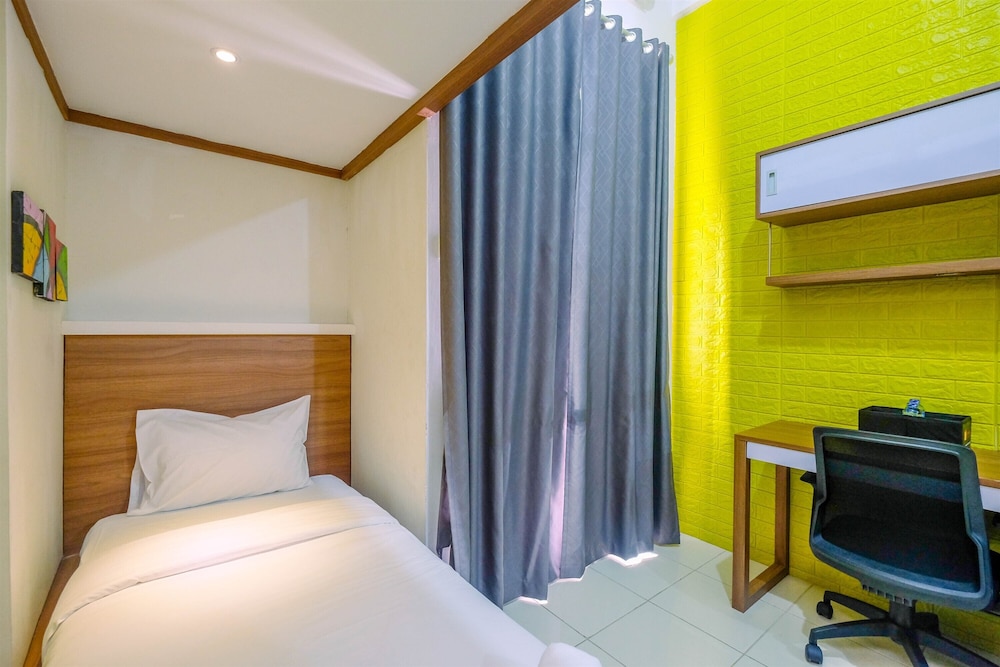 cozy studio with bunk bed at dave apartment near ui