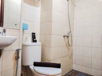 homey and comfy studio at vida view makasar apartment