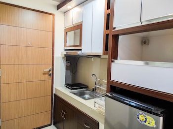 homey and comfy studio at vida view makasar apartment
