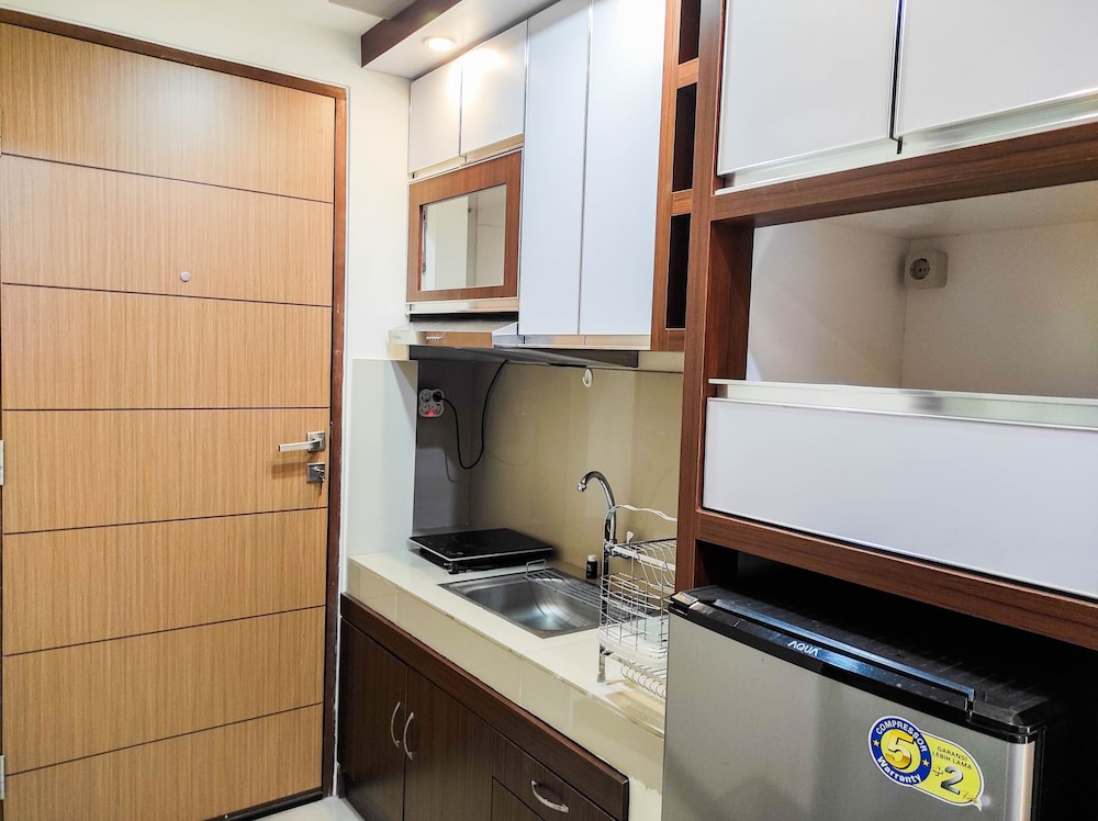 homey and comfy studio at vida view makasar apartment