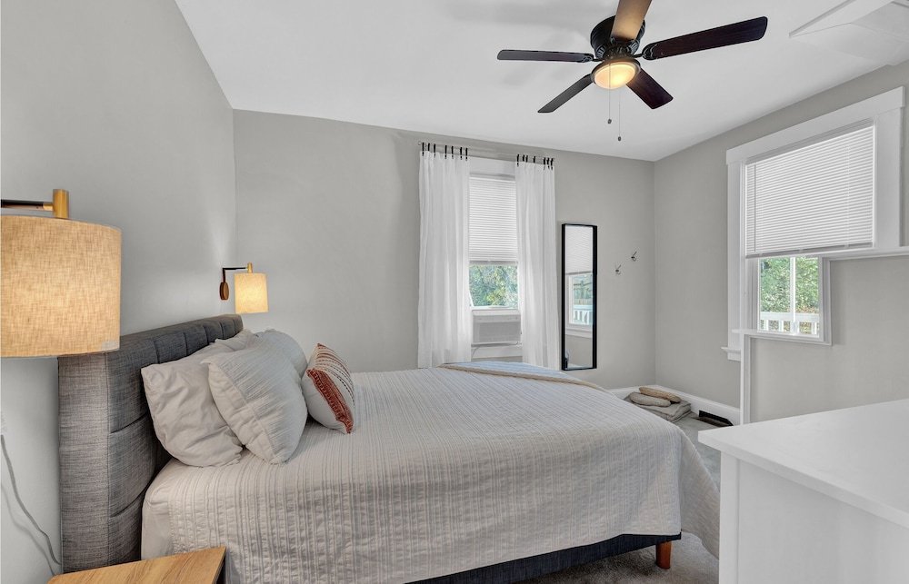 Cozy Cottage In The Heart Of Hyde Park 1 Bedroom Home By Redawning,,3.5 star