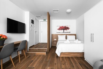 ultima suites nilie hospitality mgmt