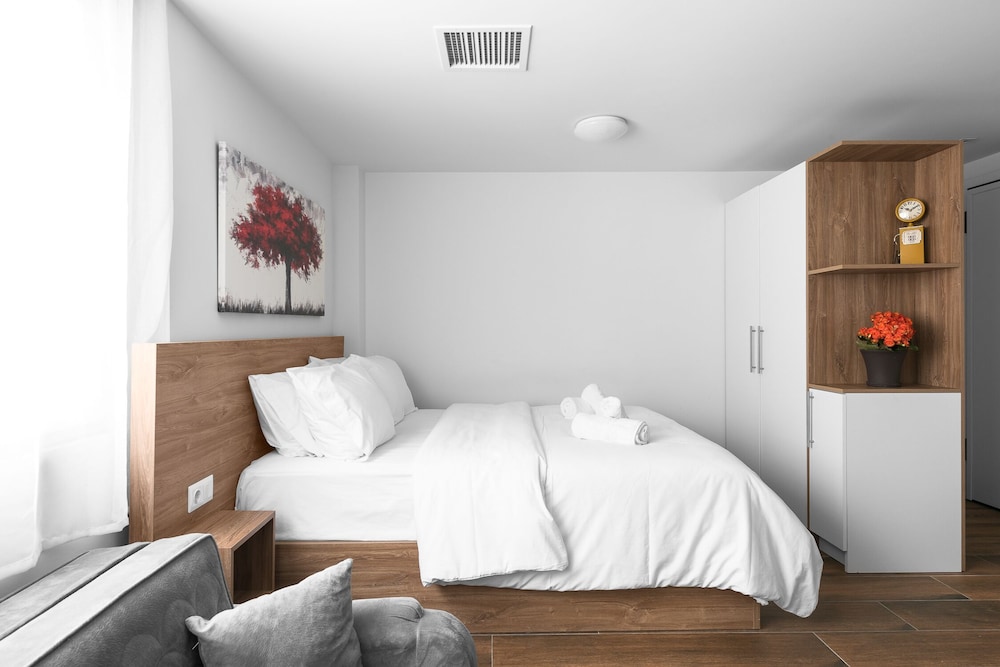 ultima suites nilie hospitality mgmt