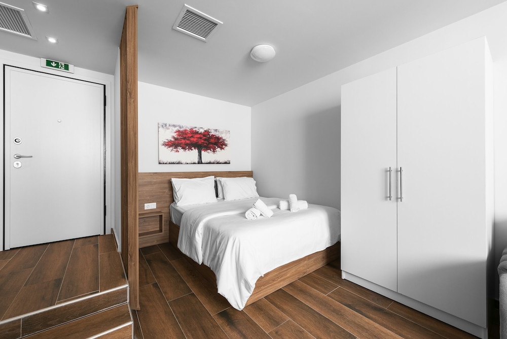 ultima suites nilie hospitality mgmt