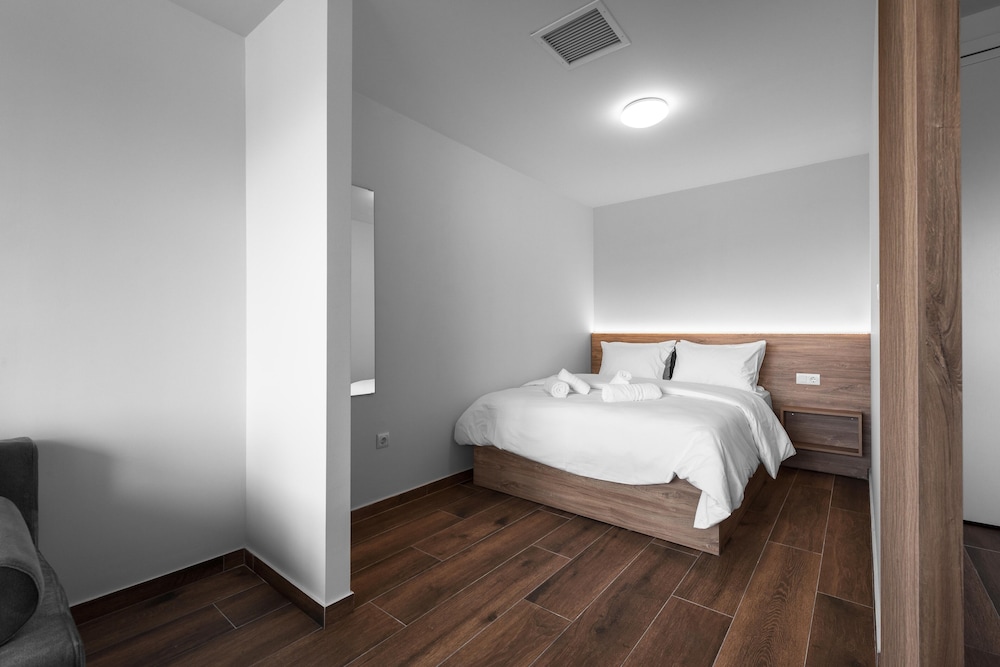 ultima suites nilie hospitality mgmt