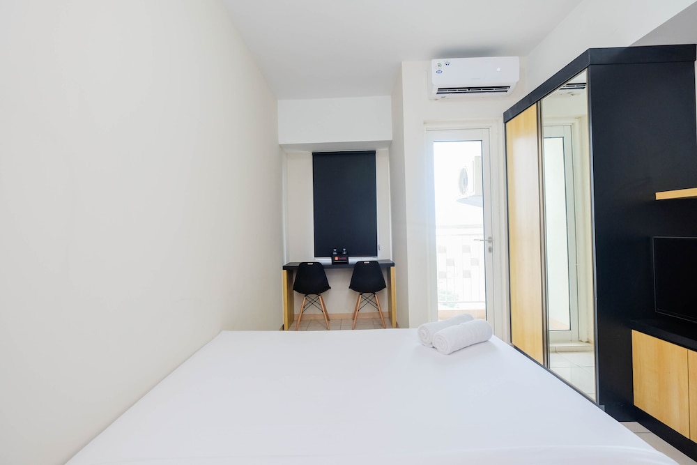 comfortable springlake summarecon studio apartment near mall