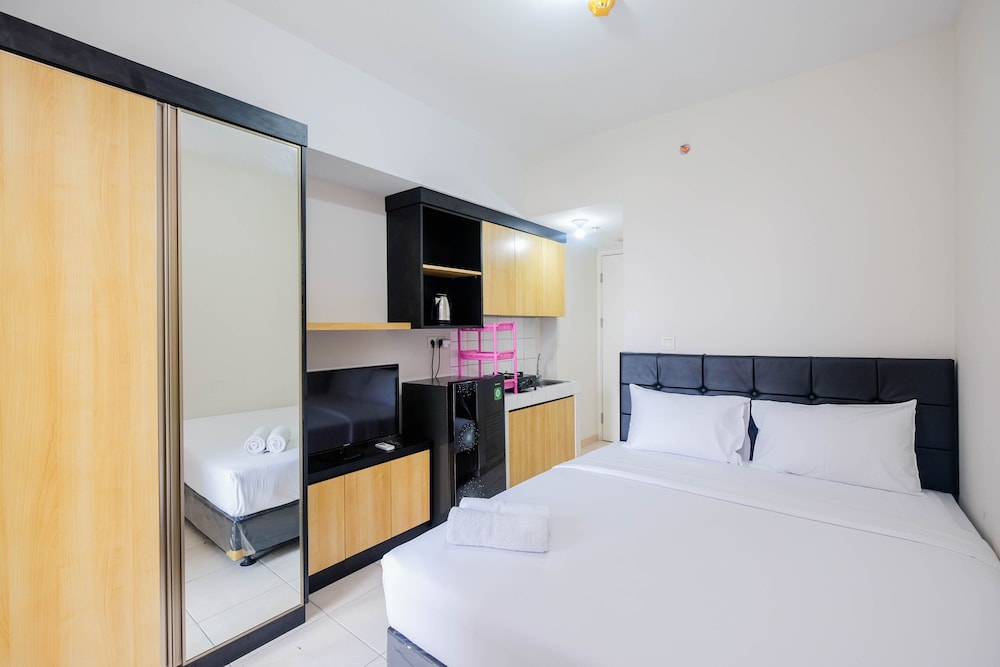 comfortable springlake summarecon studio apartment near mall