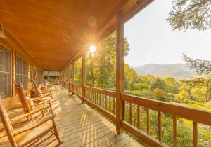 mount mitchell eco retreat
