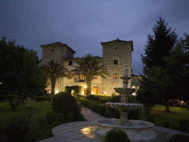 akla hotel palacio torre de ruesga