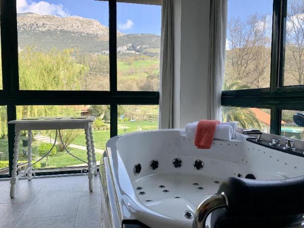 akla hotel palacio torre de ruesga