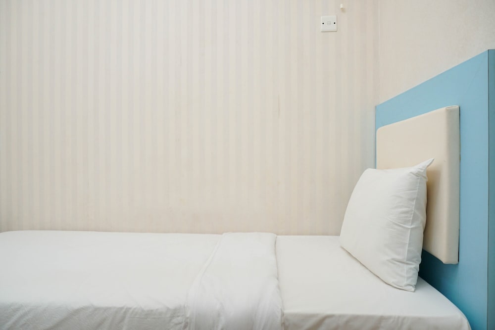 gorgeous 2br green pramuka apartment