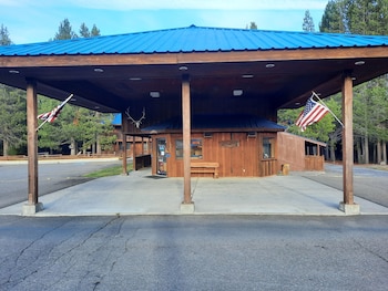 willamette pass inn and chalets