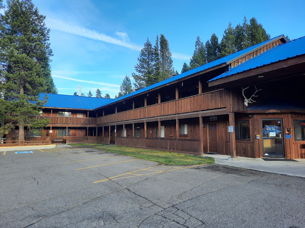 willamette pass inn and chalets