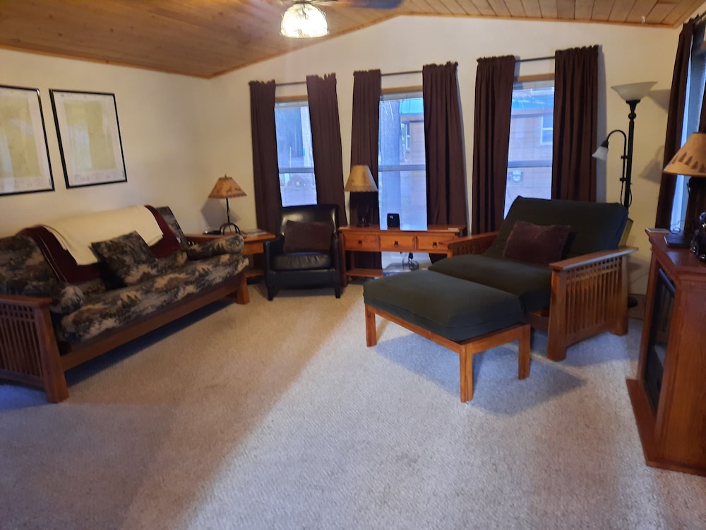 willamette pass inn and chalets