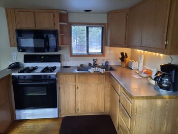 willamette pass inn and chalets