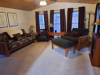 willamette pass inn and chalets